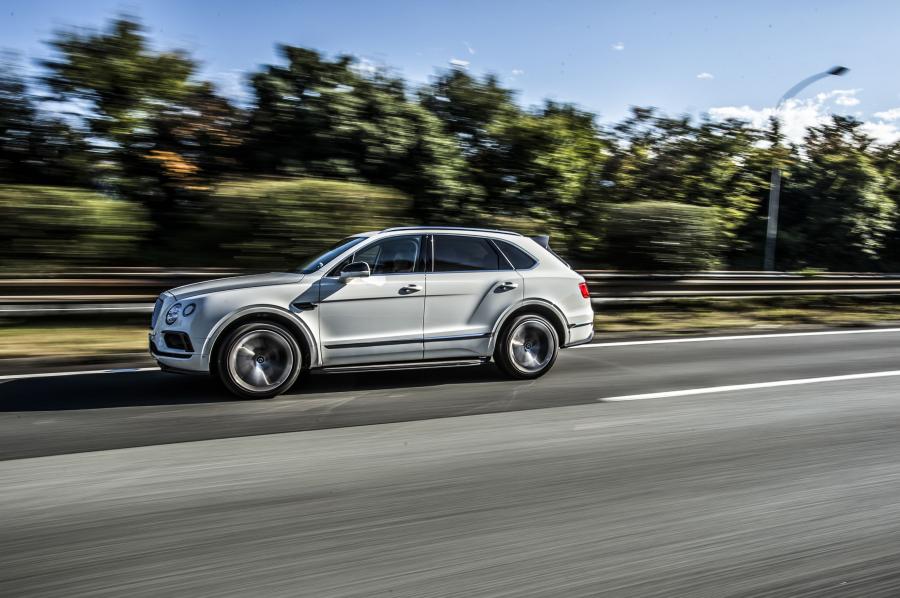  Bentley Bentayga 2016 года  (JP) (фото 5 из 9)